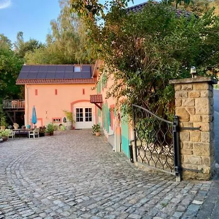 Eppeltree Hideaway