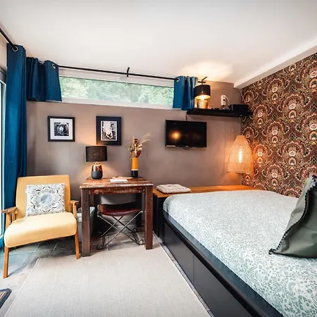 Eppeltree Hideaway